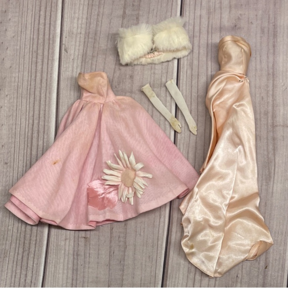 Vintage Barbie Enchanted Evening #983 Gown Gloves Fur Stole + Extra Pink Gown
